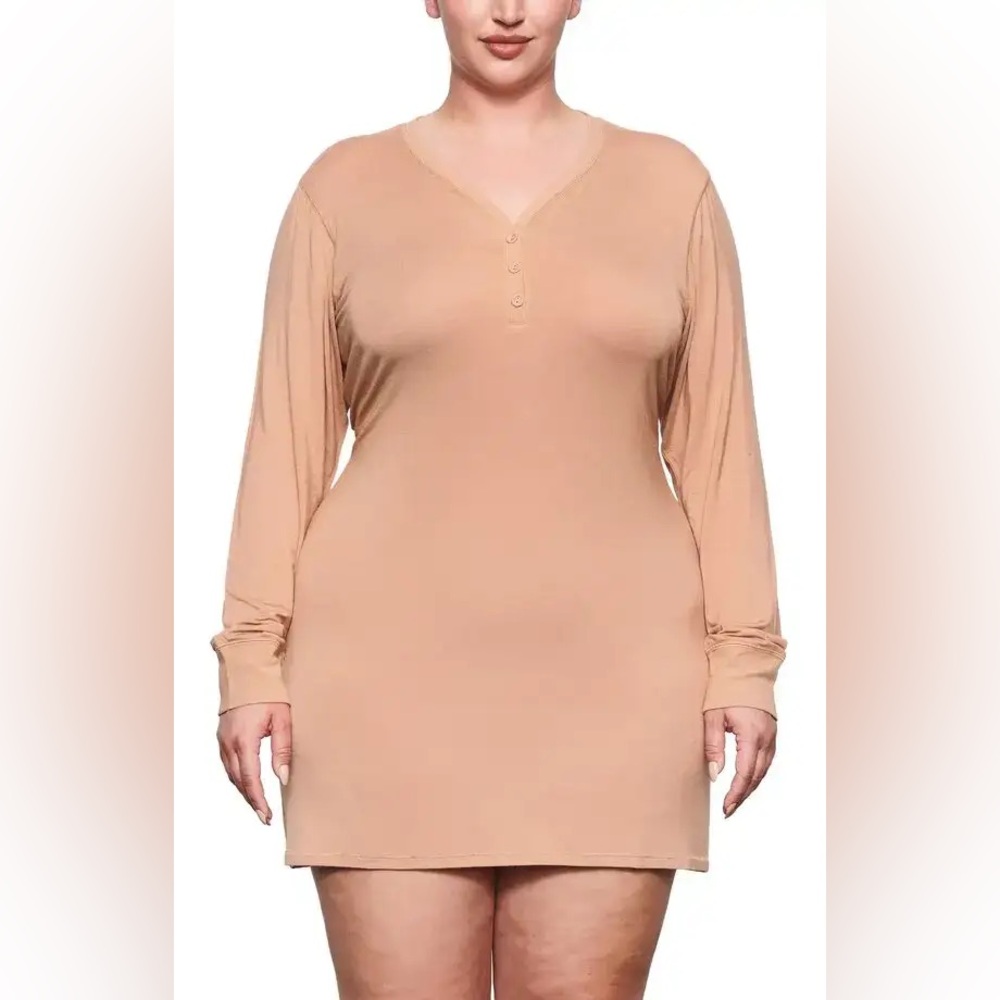 SKIMS SLEEP HENLEY DRESS LIMITED EDITION: OCHRE XS